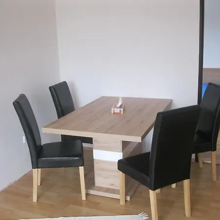 Apartman Lenka * Lenora